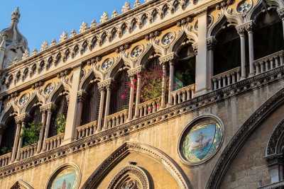 Dalla Fiera a Palazzo Fizzarotti: tutte le opere di Corradini, l'artista dimenticato